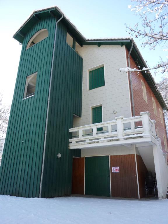 Appartements Les Pins Cierp Exterior foto